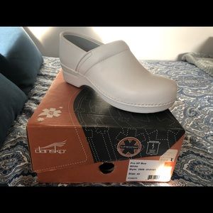 DANSKO Pro XP Clogs
